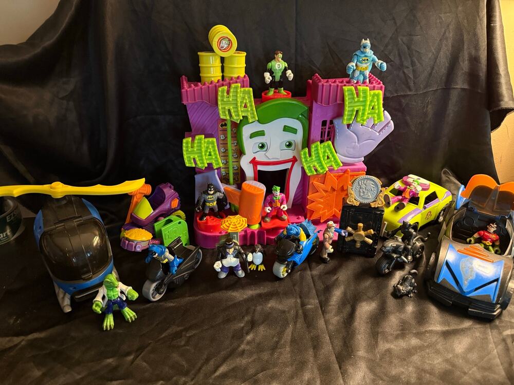 Mixed Lot 2008 09 Imaginext Mattel DC Batman Joker funhouse figures vehicles